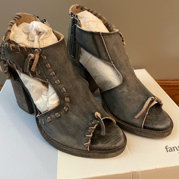 Shoes - Faryl Robin heeled sandals